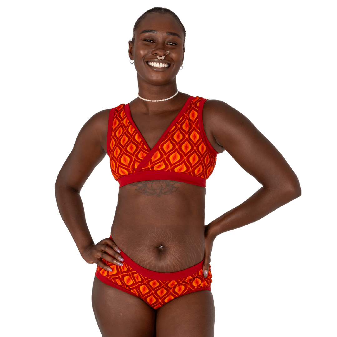 Yolande is wearing a Groovy cotton underwear set