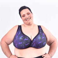 Estelle is wearing a non-wired organic cotton Universe bra